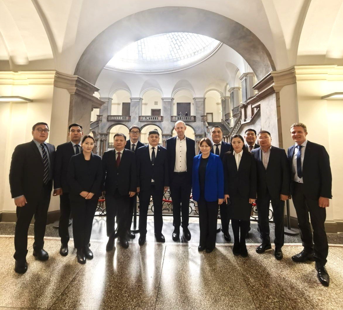 ХБНГУ-ЫН БАВАРИ МУЖИЙН ХУУЛЬ ЗҮЙН ЯАМ БОЛОН МЮНХЕН ХОТЫН ПРОКУРОРЫН ГАЗАРТ ТУРШЛАГА СУДАЛЛАА 