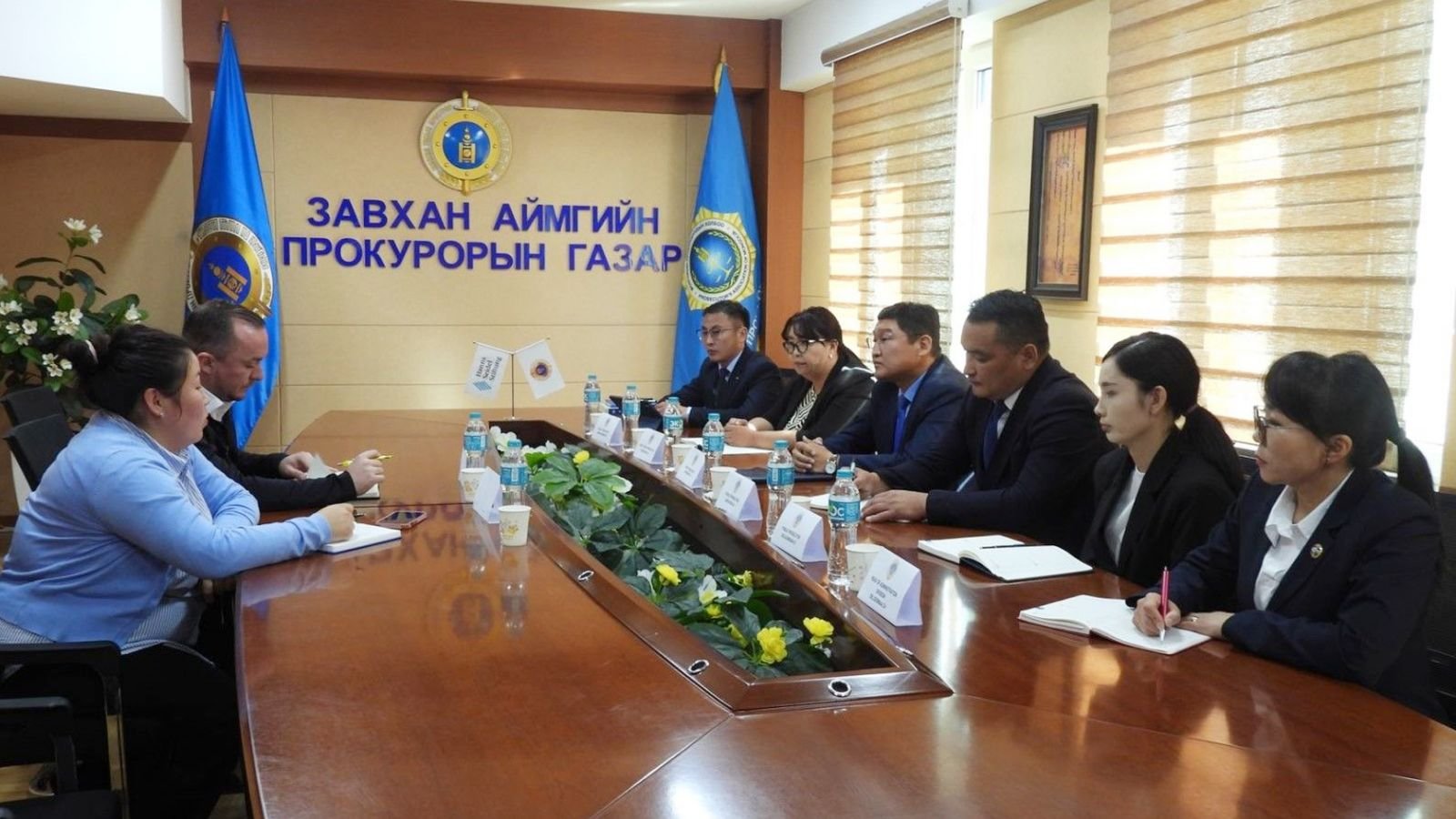 МОНГОЛ ДАХЬ ХАННС-ЗАЙДЕЛИЙН САНГИЙН СУУРИН ТӨЛӨӨЛӨГЧ ФЕЛИКС ГЛЕНК ЗАВХАН АЙМГИЙН ПРОКУРОРЫН ГАЗАРТ ЗОЧИЛЛОО