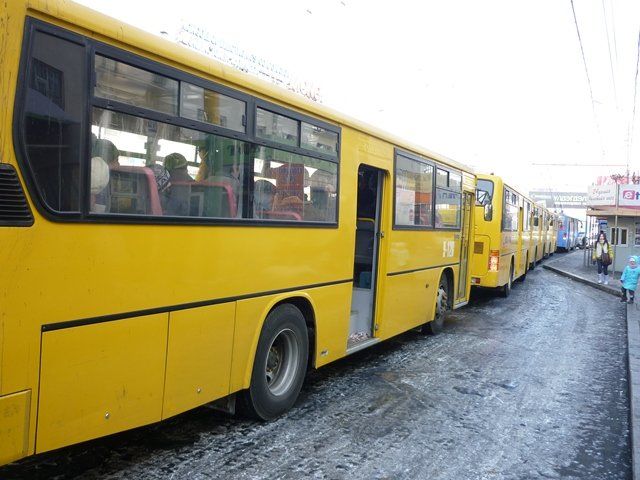 ЗАМ ТЭЭВРИЙН ОСОЛ, ХЭРГЭЭС УРЬДЧИЛАН СЭРГИЙЛЭХ  АЖЛЫН ХҮРЭЭНД АВТОБУСНЫ ЖОЛООЧ НАРТ  СУРГАЛТ ЯВУУЛЖЭЭ