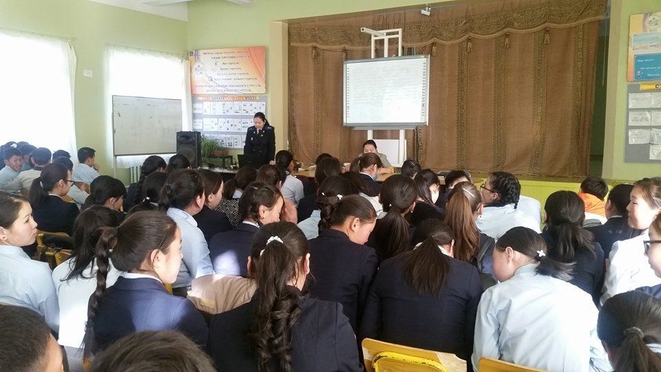 ЕРӨНХИЙ БОЛОВСРОЛЫН СУРГУУЛИЙН СУРАГЧДАД МЭДЭЭЛЭЛ ХИЙЖЭЭ