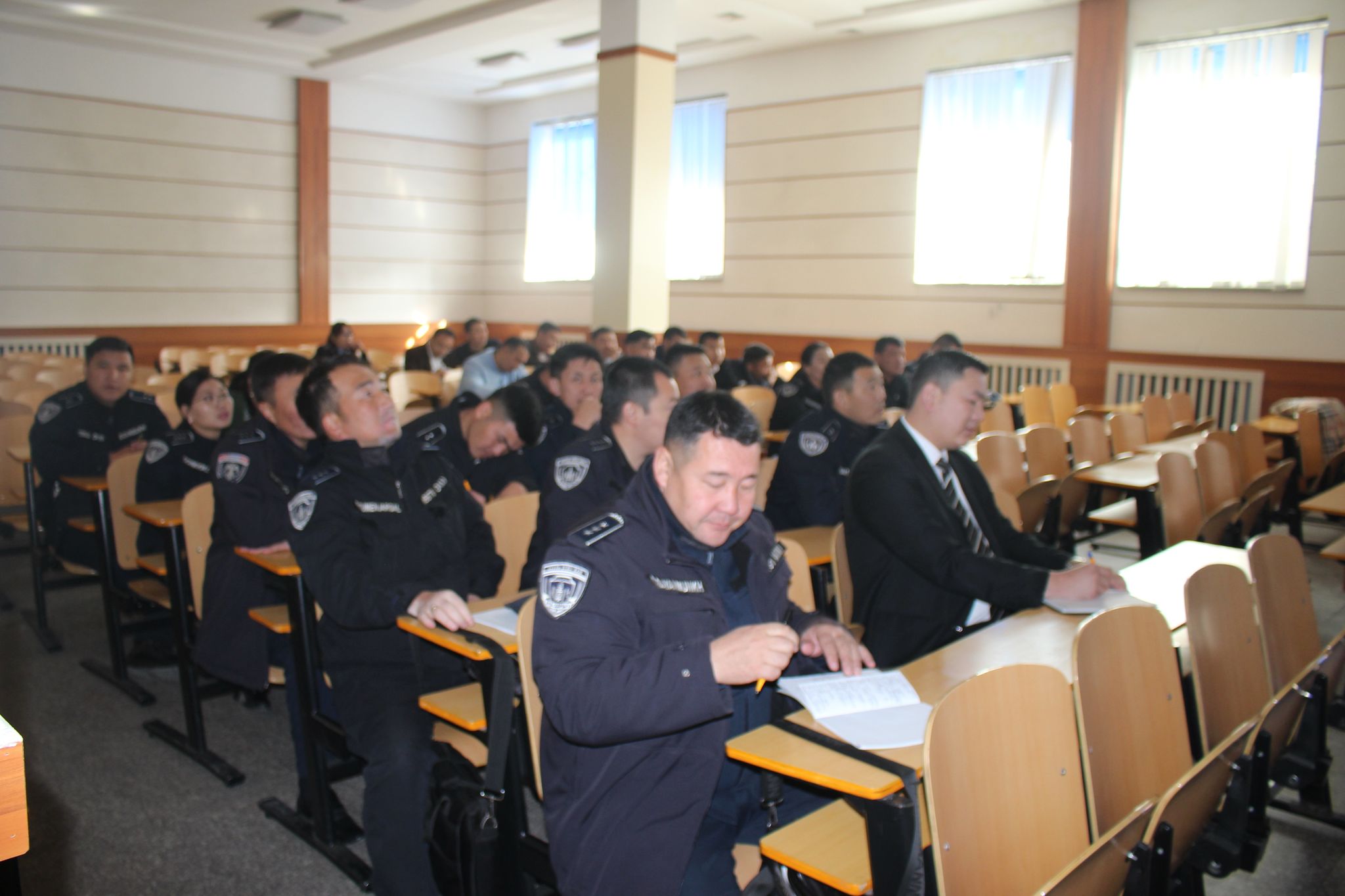 БАЯНГОЛ ДҮҮРГИЙН ЦАГДААГИЙН МӨРДӨГЧ, ХЭСГИЙН БАЙЦААГЧ НАРТ СУРГАЛТ ЗОХИОН БАЙГУУЛЖЭЭ