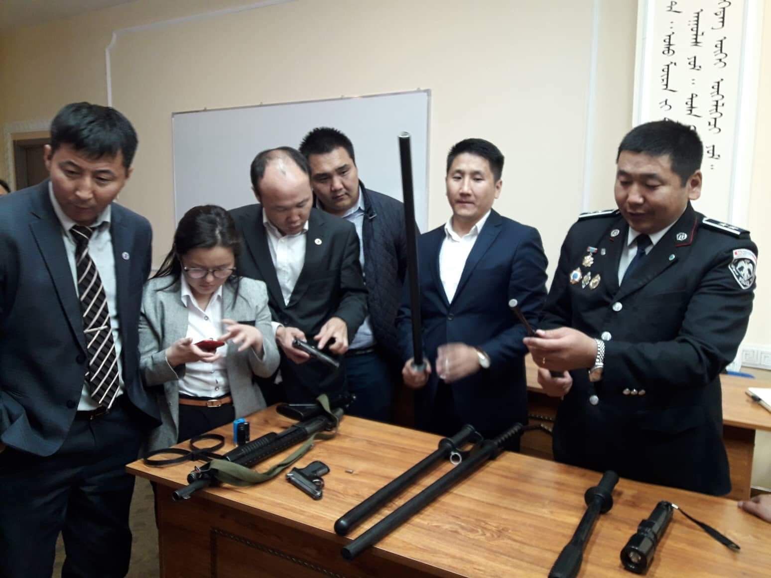 “ГАЛТ ЗЭВСЭГ, ТУСГАЙ ХЭРЭГСЭЛ ТҮҮНИЙГ ХЭРЭГЛЭХ ХУУЛЬ ЗҮЙН ҮНДЭСЛЭЛ ШААРДЛАГА”, “МӨРДӨН ШАЛГАХ НУУЦ АЖИЛЛАГААНЫ ОЙЛГОЛТ, АРГА, ТЕХНИК”, СЭДЭВТ СУРГАЛТАНД ХАМРАГДЛАА