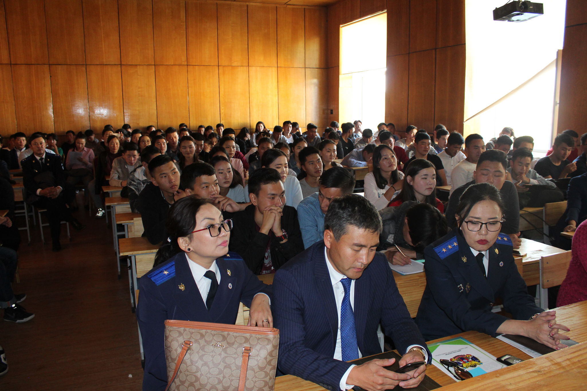 ХАН-УУЛ ДҮҮРГИЙН ПРОКУРОРЫН ГАЗАР 