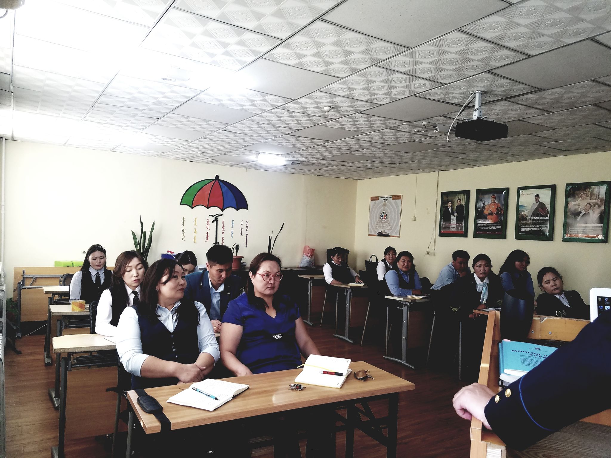 ӨВӨРХАНГАЙ АЙМГИЙН ПРОКУРОРЫН ГАЗАР УРЬДЧИЛАН СЭРГИЙЛЭХ ЯРИА ТАНИУЛГА ХИЙВ