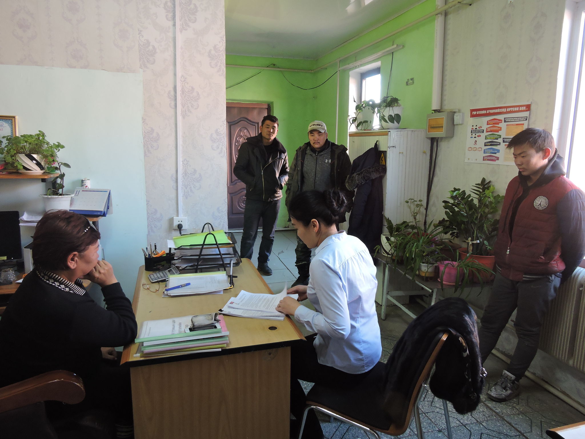 НИЙТЭД ТУСТАЙ АЖИЛ ХИЙЛГЭХ ЯЛЫН БИЕЛЭЛТТЭЙ ГАЗАР ДЭЭР НЬ ОЧИЖ ТАНИЛЦЛАА