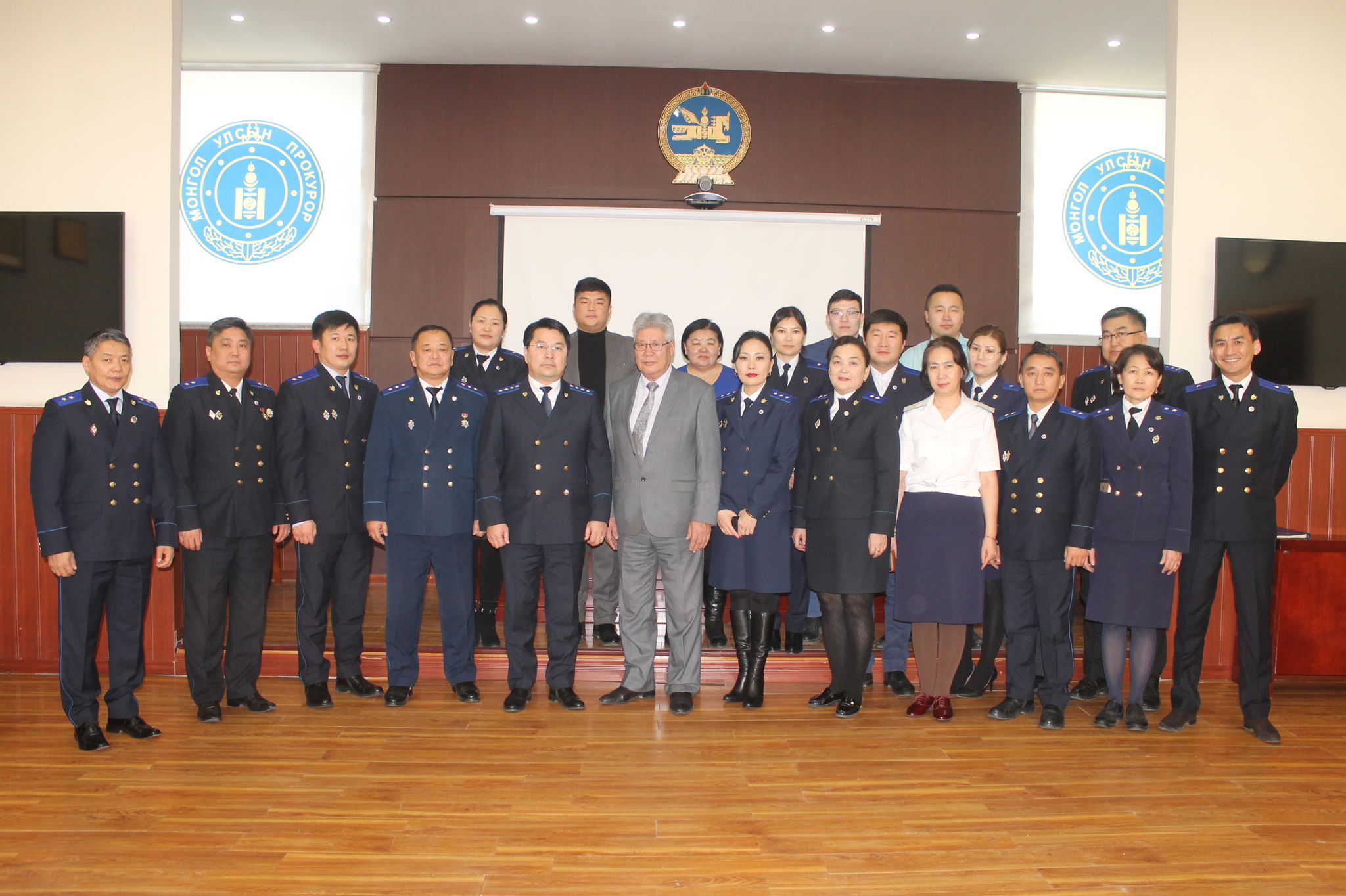 АХМАД ПРОКУРОР С.ДАМЧААСҮРЭНГ УРЬЖ, УУЛЗАЛТ  ЗОХИОН БАЙГУУЛАН, ХҮНДЭТГЭЛ ҮЗҮҮЛЖЭЭ