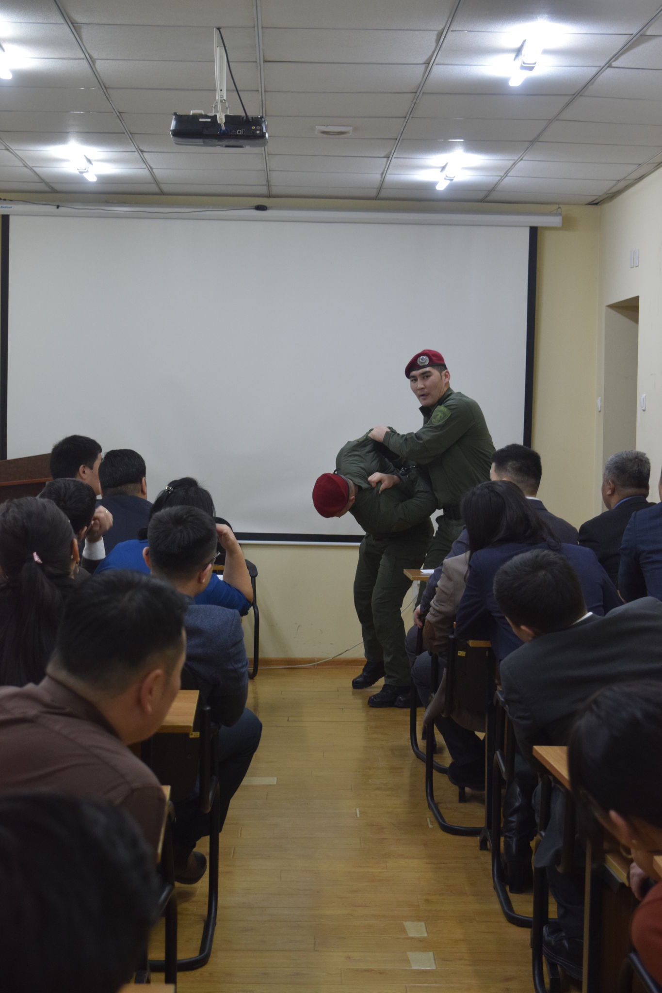 “БИЕИЙН ХҮЧИЙГ ХЭРХЭН АШИГЛАХ БОЛОН НЭГ БҮРИЙН ТУСГАЙ ХЭРЭГСЭЛ, ТҮҮНИЙГ ХЭРХЭН АШИГЛАХ” СЭДЭВТ СУРГАЛТЗОХИОН БАЙГУУЛЛАА