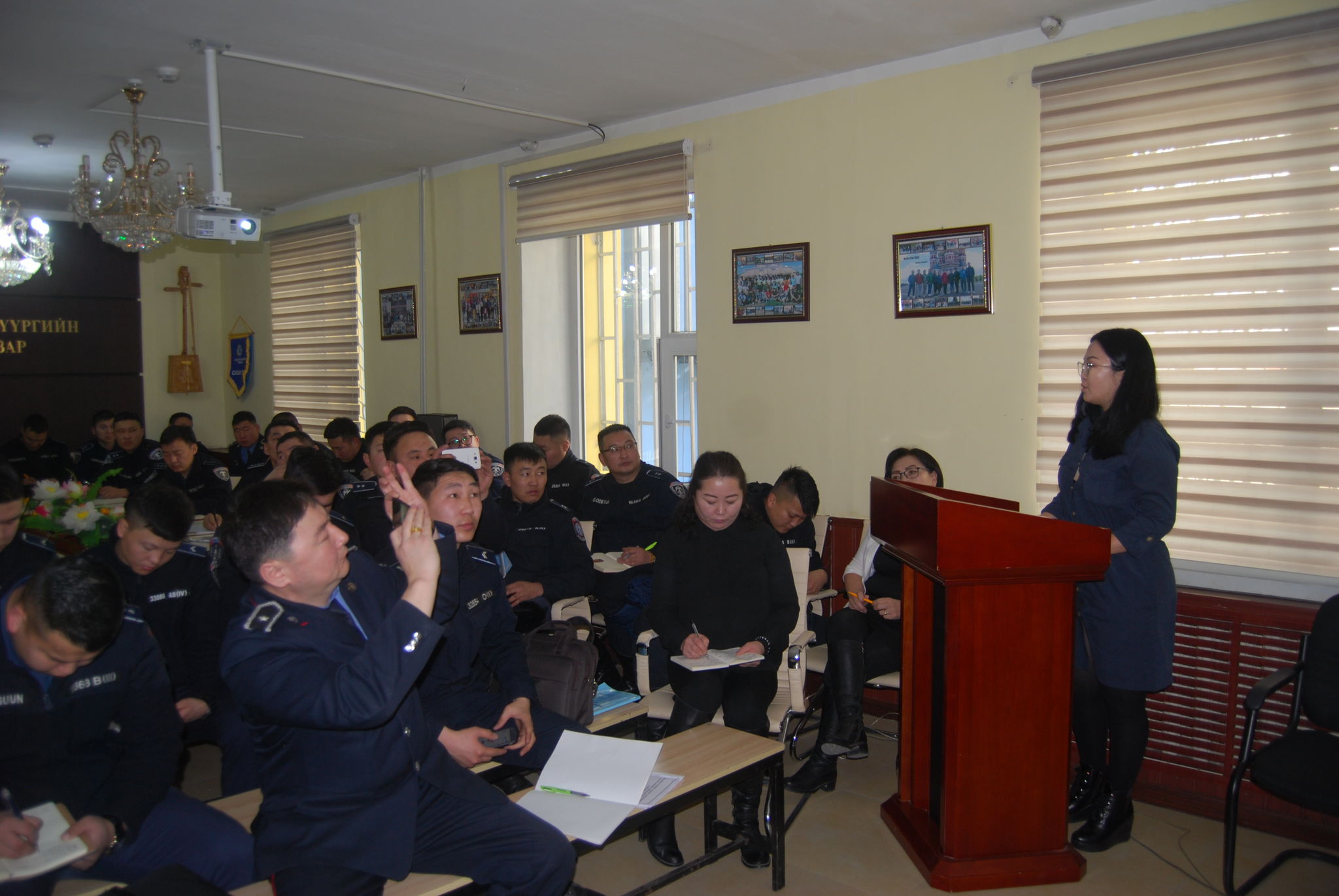 “ГЭР БҮЛИЙН ХҮЧИРХИЙЛЭЛТЭЙ ТЭМЦЭХ ТУХАЙ ХУУЛЬ ЗӨРЧИХ” ЗӨРЧЛӨӨС УРЬДЧИЛАН СЭРГИЙЛЭХ СУРГАЛТ ЗОХИОН БАЙГУУЛЖЭЭ
