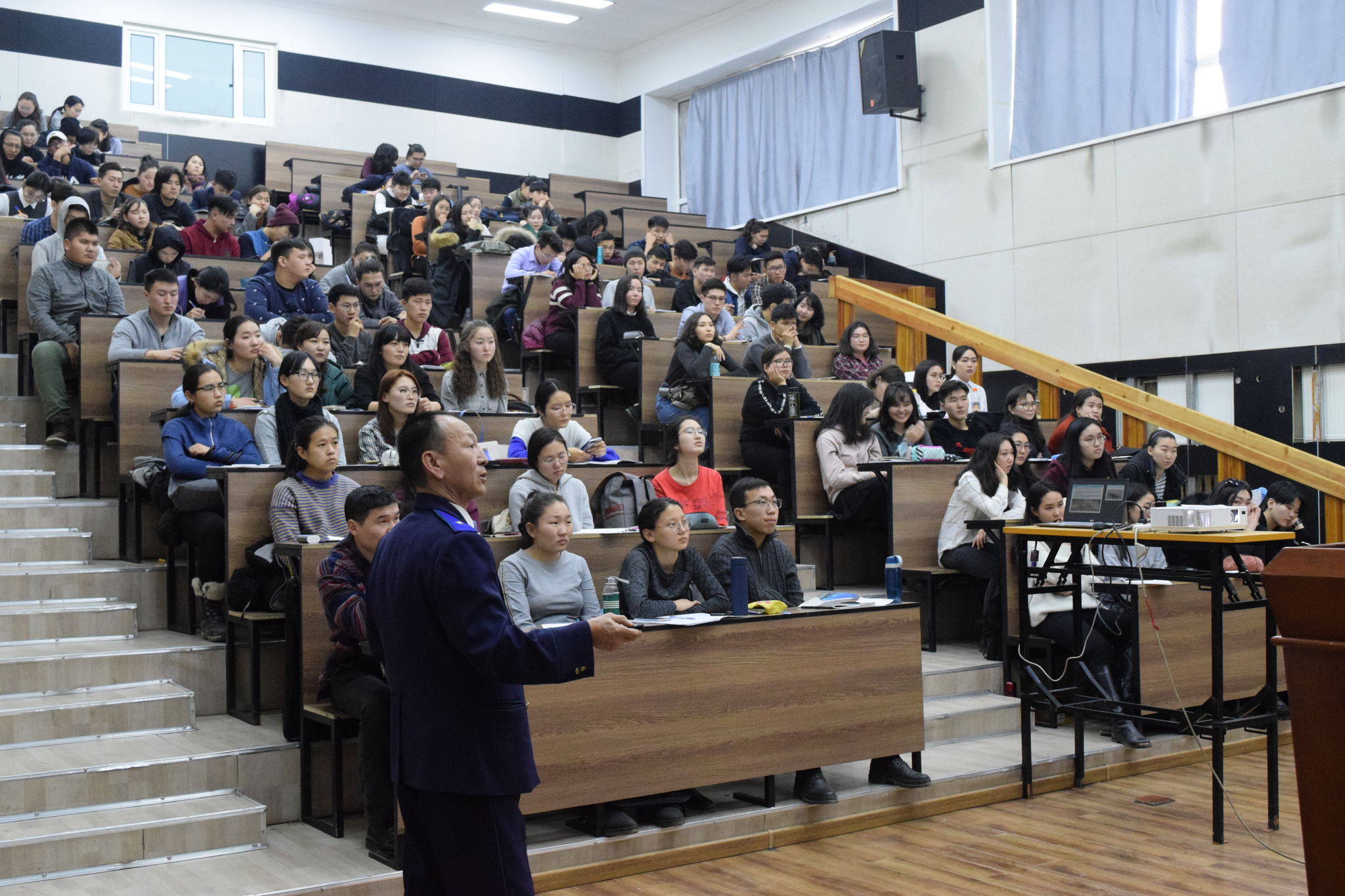 ПРОКУРОРУУД ГЭМТ ХЭРЭГ, ЗӨРЧЛӨӨС УРЬДЧИЛАН   СЭРГИЙЛЭХАД АНХААРЧ АЖИЛЛАЖ БАЙНА