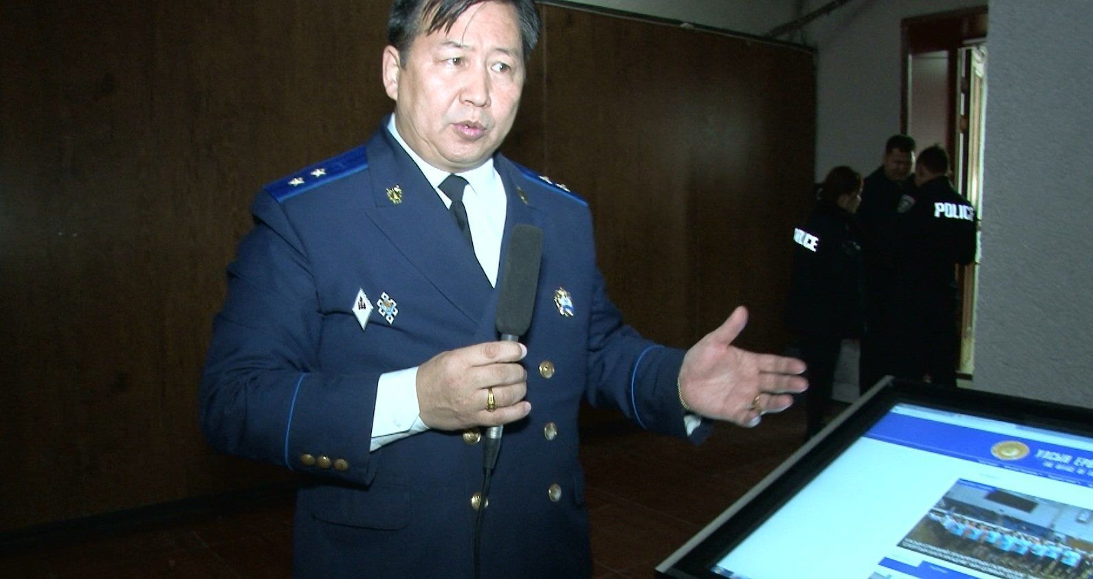 ПРОКУРОРЫГ АЖЛААС НЬ ЧӨЛӨӨЛЛӨӨ