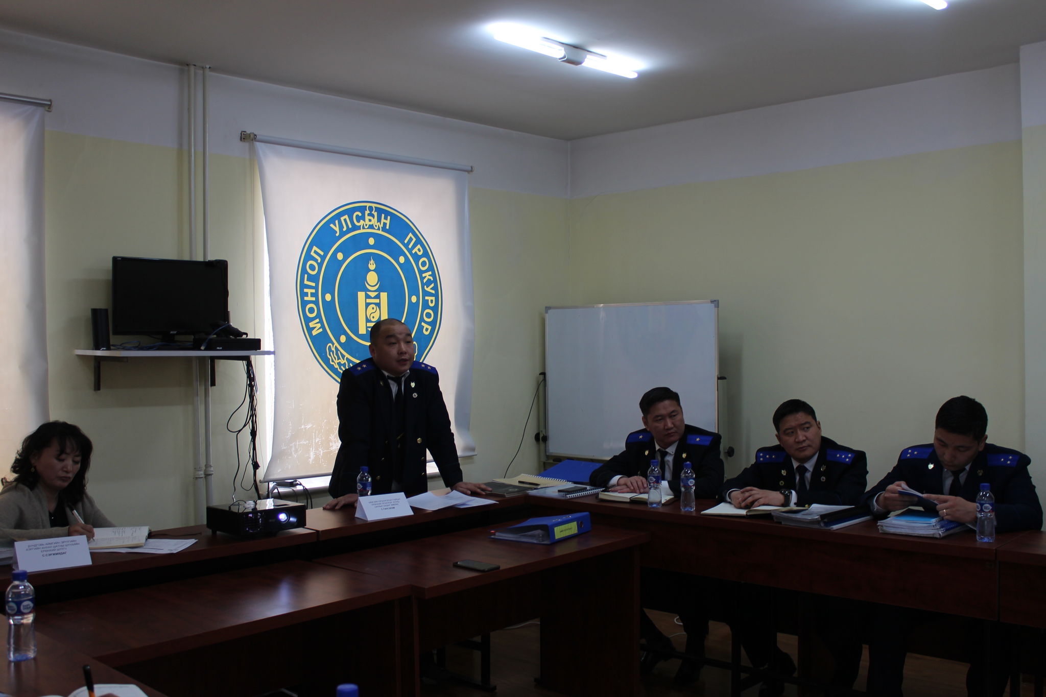 ЭРҮҮГИЙН ХЭРГИЙН АНХАН ШАТНЫ ШҮҮХИЙН ШҮҮГЧ НАРТАЙ АЖИЛ ХЭРГИЙН УУЛЗАЛТ ЗОХИОН БАЙГУУЛЛАА