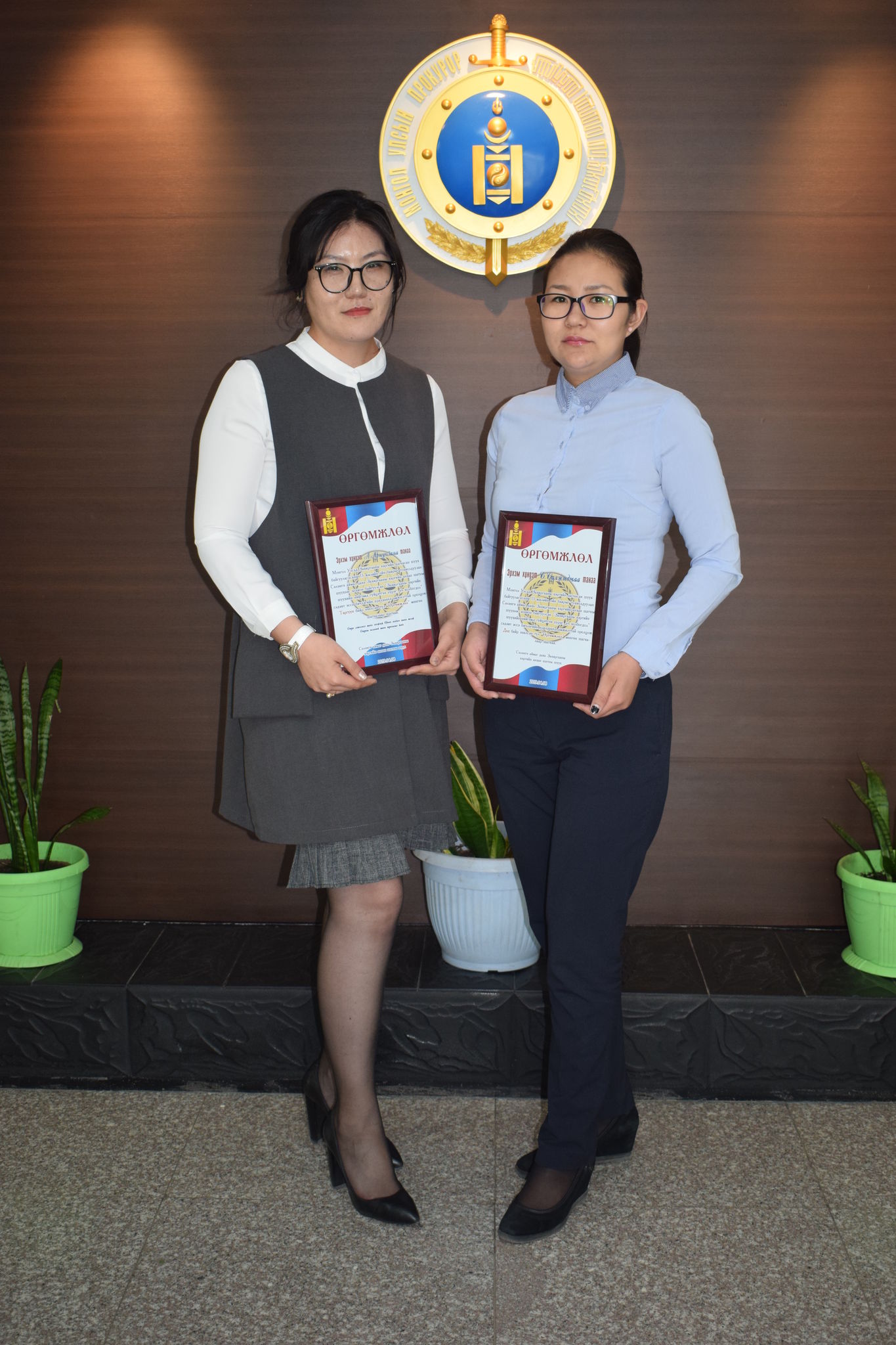 СЭЛЭНГЭ АЙМГИЙН ПРОКУРОРУУД ЭССЭ БИЧЛЭГИЙН УРАЛДААНД АМЖИЛТТАЙ ОРОЛЦОВ