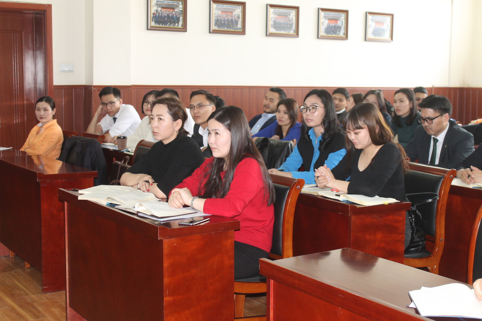 НИЙСЛЭЛ, ДҮҮРГИЙН  ПРОКУРОРЫН ГАЗРЫН ПРОКУРОРУУДАД СУРГАЛТ ЗОХИОН ЯВУУЛЖЭЭ