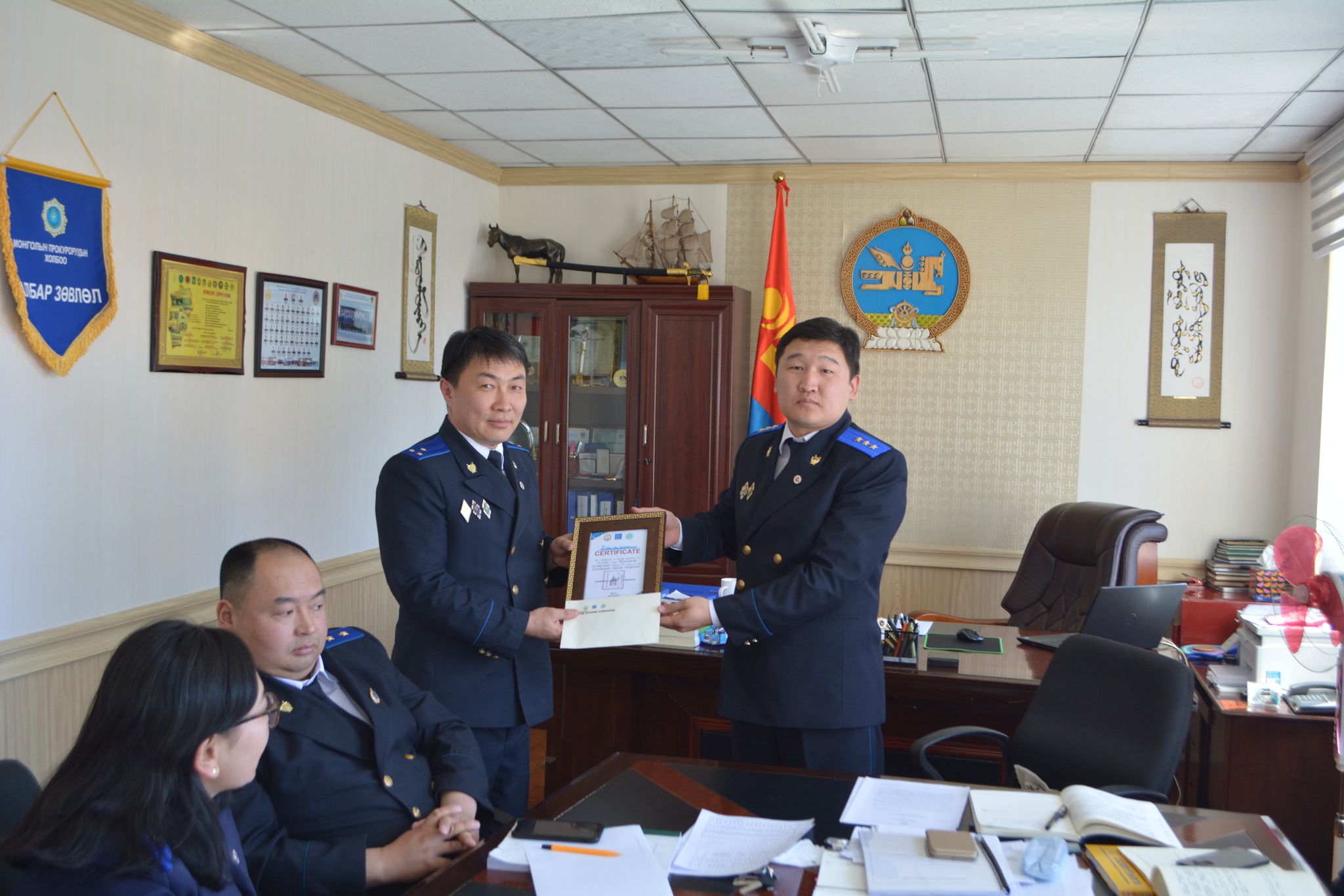 ХӨВСГӨЛ АЙМГИЙН ПРОКУРОРЫН ГАЗРЫН ПРОКУРОР,  АЖИЛТНУУД АНГЛИ ХЭЛНИЙ ОЛИМПИАДАД АМЖИЛТТАЙ  ОРОЛЦОВ