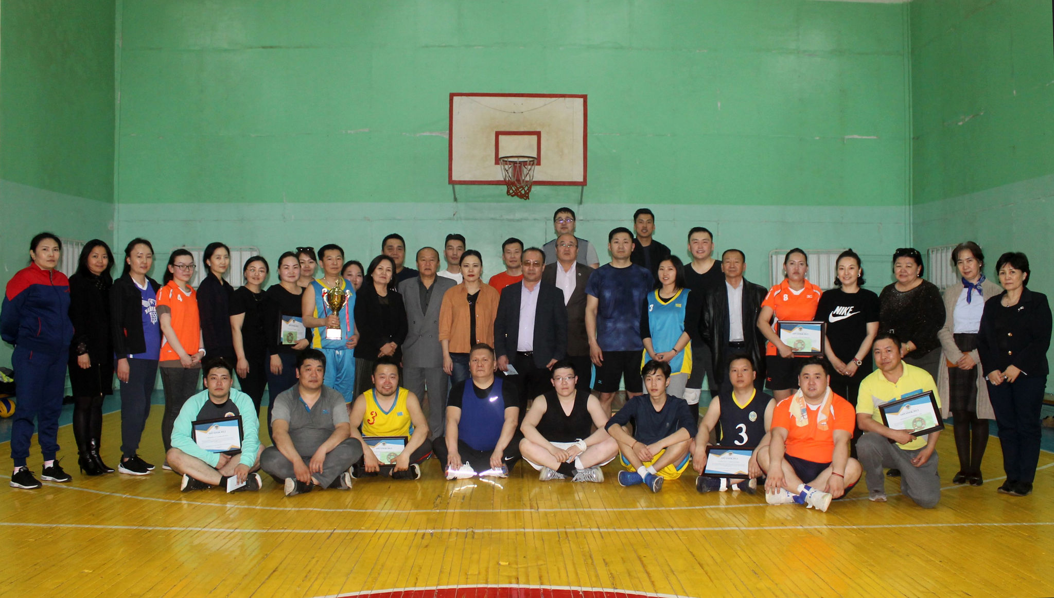 ПРОКУРОР, АЖИЛТНЫ ЭРҮҮЛ МЭНДИЙГ ХАМГААЛАХ ХӨТӨЛБӨРИЙН ХҮРЭЭНД СПОРТЫН ТЭМЦЭЭН ЗОХИОН БАЙГУУЛЖЭЭ.