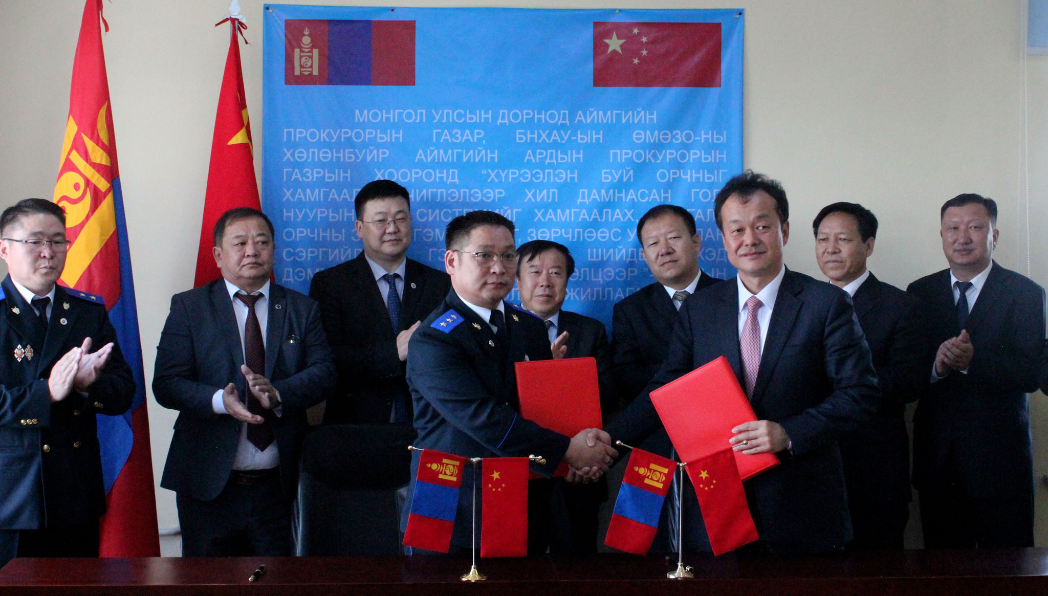 ХАЛХ ГОЛ, ХЭРЛЭН ГОЛ, БУЙР НУУРЫН ЭКО СИСТЕМИЙГ ХАМГААЛАХ ЧИГЛЭЛЭЭР ХАМТРАН АЖИЛЛАХ ХЭЛЭЛЦЭЭР БАЙГУУЛЛАА