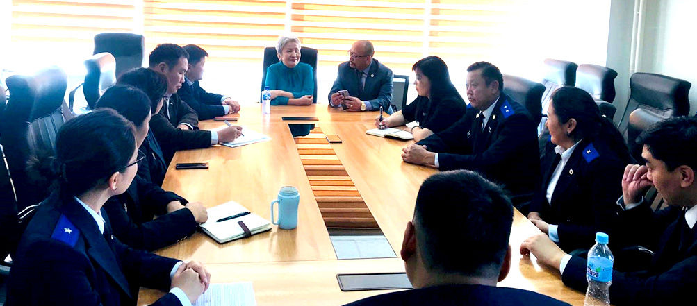 ХАН-УУЛ ДҮҮРГИЙН ПРОКУРОРЫН ГАЗАР АХМАД ПРОКУРОР О.НЯМААД ХҮНДЭТГЭЛ ҮЗҮҮЛЛЭЭ