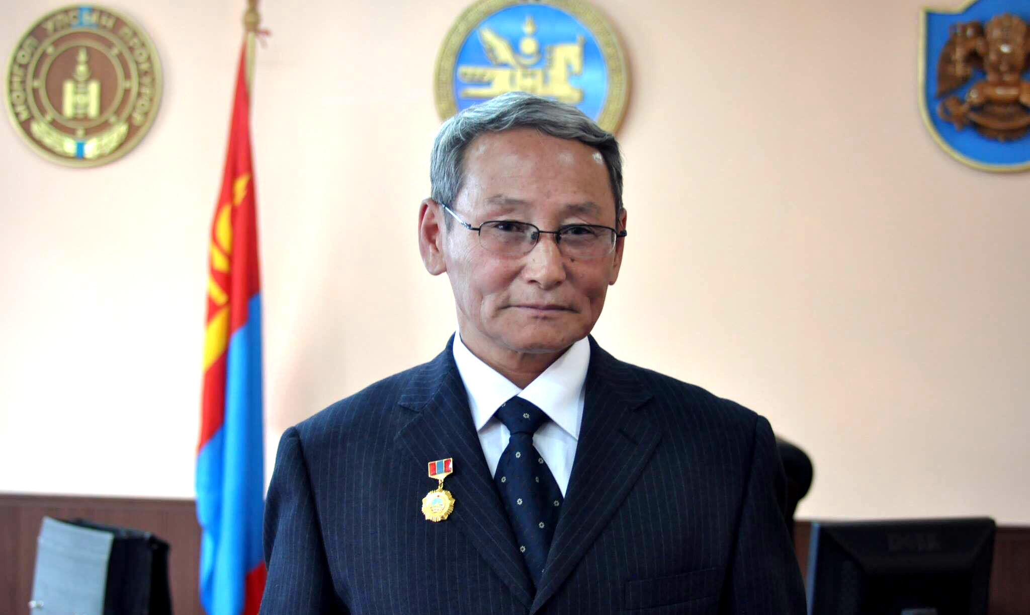 ГАВЪЯАТ ХУУЛЬЧ, АХМАД ПРОКУРОР Т.ЖАДАМБА : ХУУЛИЙГ УНШИХАД ИХ УЙТГАРТАЙ Ч ХЭРЭГЛЭХ ҮЕД Л ХАМГИЙН СОНИРХОЛТОЙ БАЙДАГ.