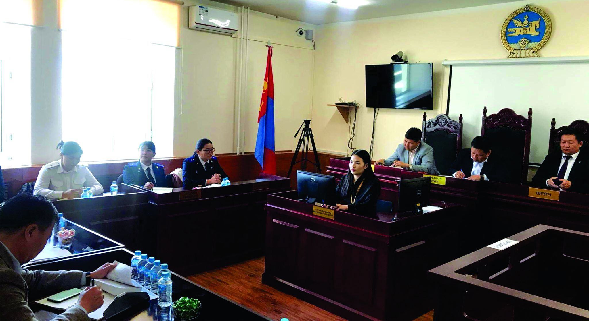 НЭЭЛТТЭЙ ХЭЛЭЛЦҮҮЛЭГ ЗОХИОН БАЙГУУЛСАН БАЙНА