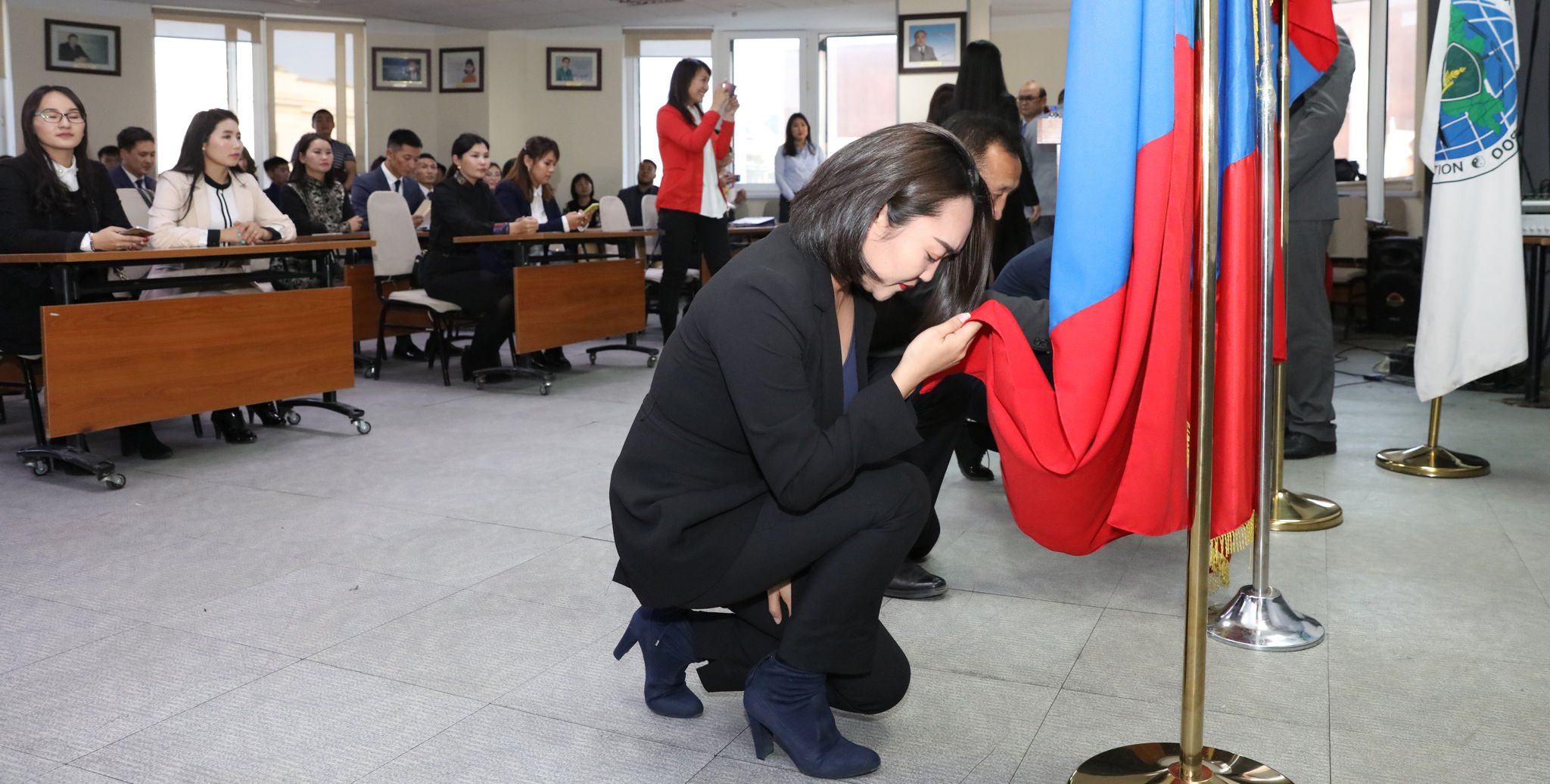 ШИНЭ ХУУЛЬЧИД ТАНГАРАГ ӨРГӨЛӨӨ