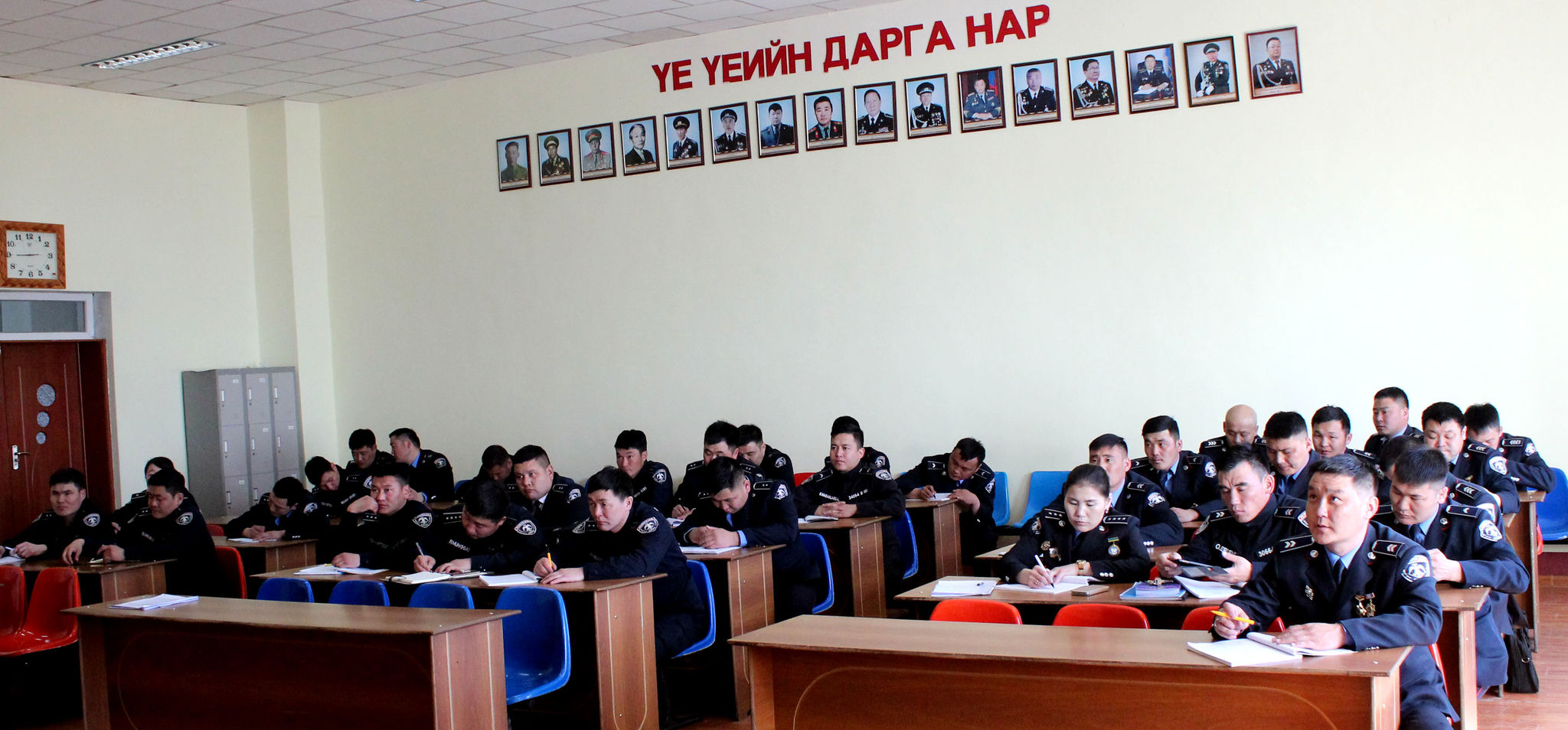 ДУНДГОВЬ АЙМГИЙН ПРОКУРОРЫН ГАЗАР ХЭРГИЙГ ШУУРХАЙ ШАЛГАЖ, ШИЙДВЭРЛЭЖ БАЙХАД АНХААРЧ АЖИЛЛАЖ БАЙНА