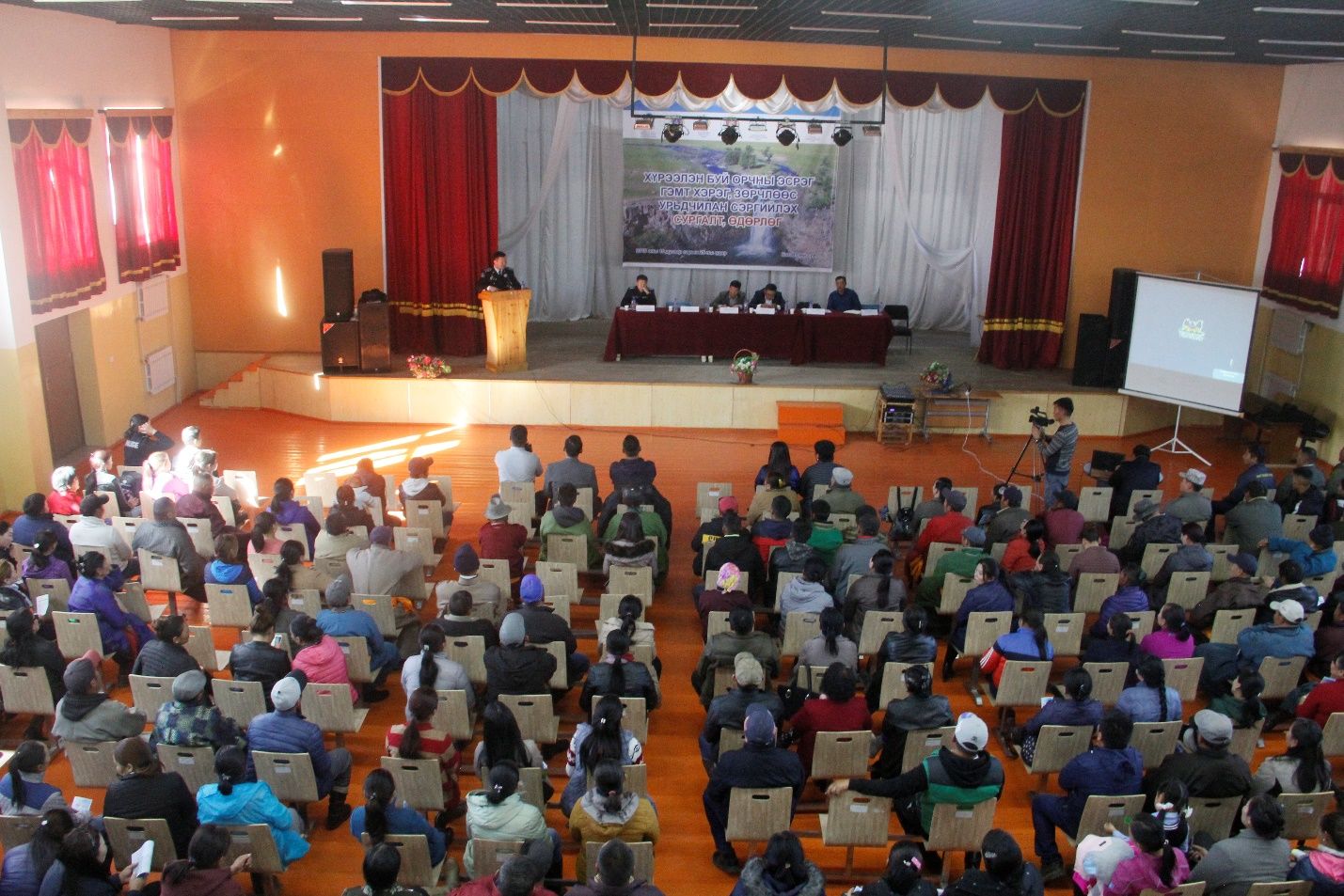 ХҮРЭЭЛЭН БАЙГАА ОРЧНЫ ЭСРЭГ ГЭМТ ХЭРЭГ, ЗӨРЧЛӨӨС УРЬДЧИЛАН СЭРГИЙЛЭХ ЧИГЛЭЛЭЭР ХАМТРАН АЖИЛЛАЖ БАЙНА