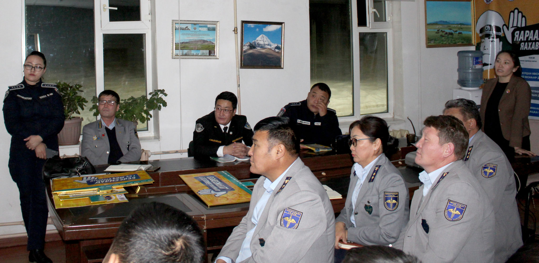 БОРШОО БООМТЫН ГААЛИЙН БАЙЦААГЧ НАРЫГ ГЭМТ ХЭРГЭЭС УРЬДЧИЛАН СЭРГИЙЛЭХ СУРГАЛТАНД ХАМРУУЛЛАА