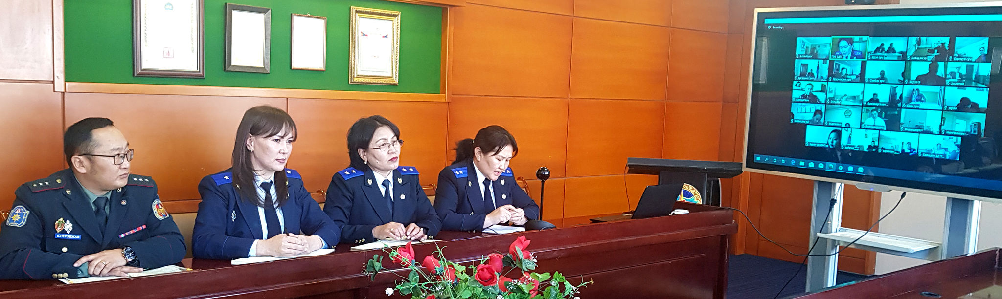 ТӨВ АЙМГИЙН ПРОКУРОРЫН ГАЗРААС СУРГАЛТ ХИЙЖЭЭ