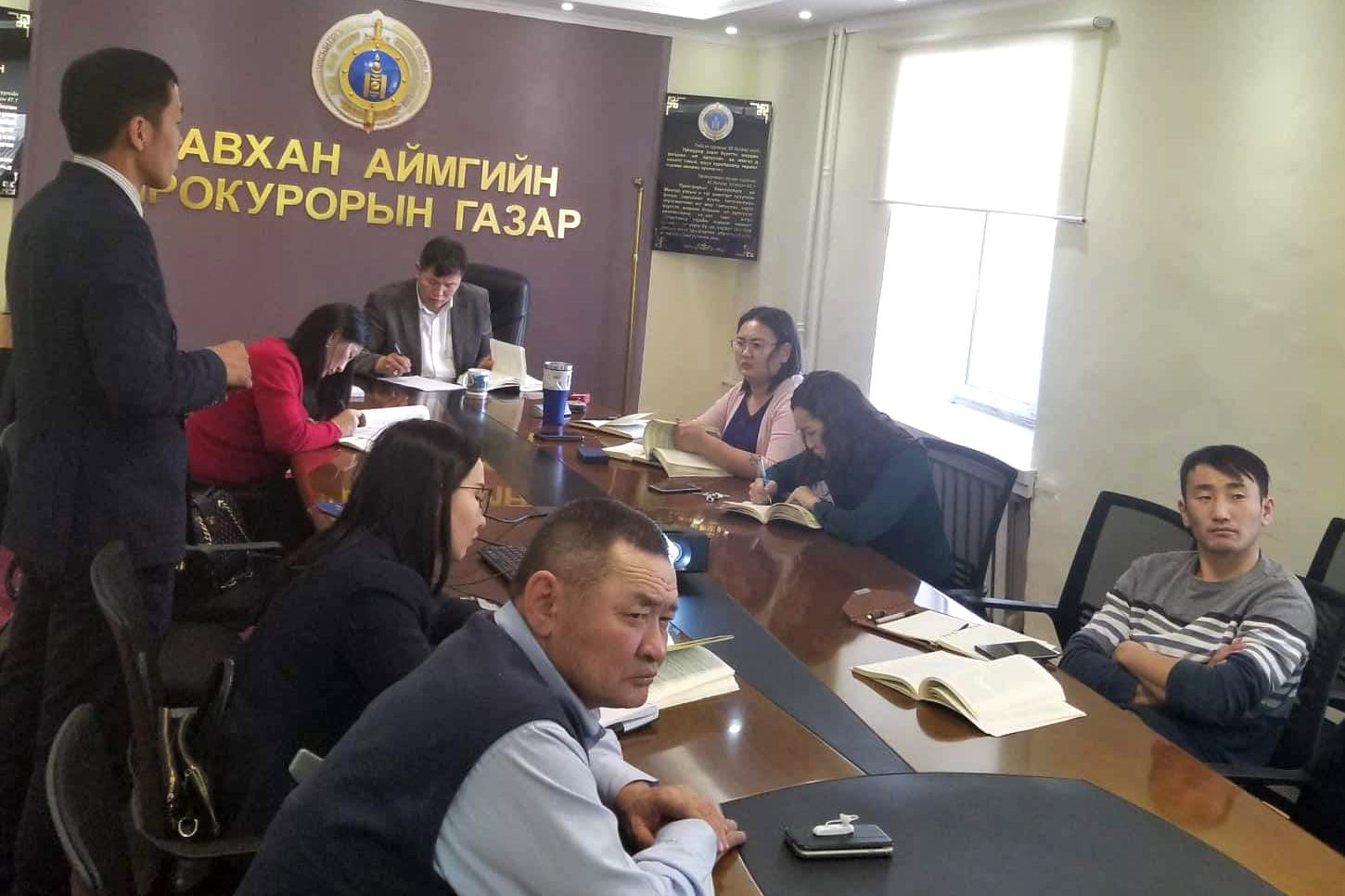 МОНГОЛЫН ӨМГӨӨЛӨГЧДИЙН ХОЛБООНЫ ЗАВХАН АЙМАГ ДАХЬ САЛБАР ЗӨВЛӨЛИЙН ӨМГӨӨЛӨГЧ НАРТАЙ ХАМТАРСАН УУЛЗАЛТ ХИЙЖЭЭ