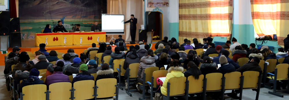 ХОВД АЙМГИЙН ХУУЛИЙН БАЙГУУЛЛАГУУД ХАМТРАН СУМДАД АЖИЛЛАЖЭЭ