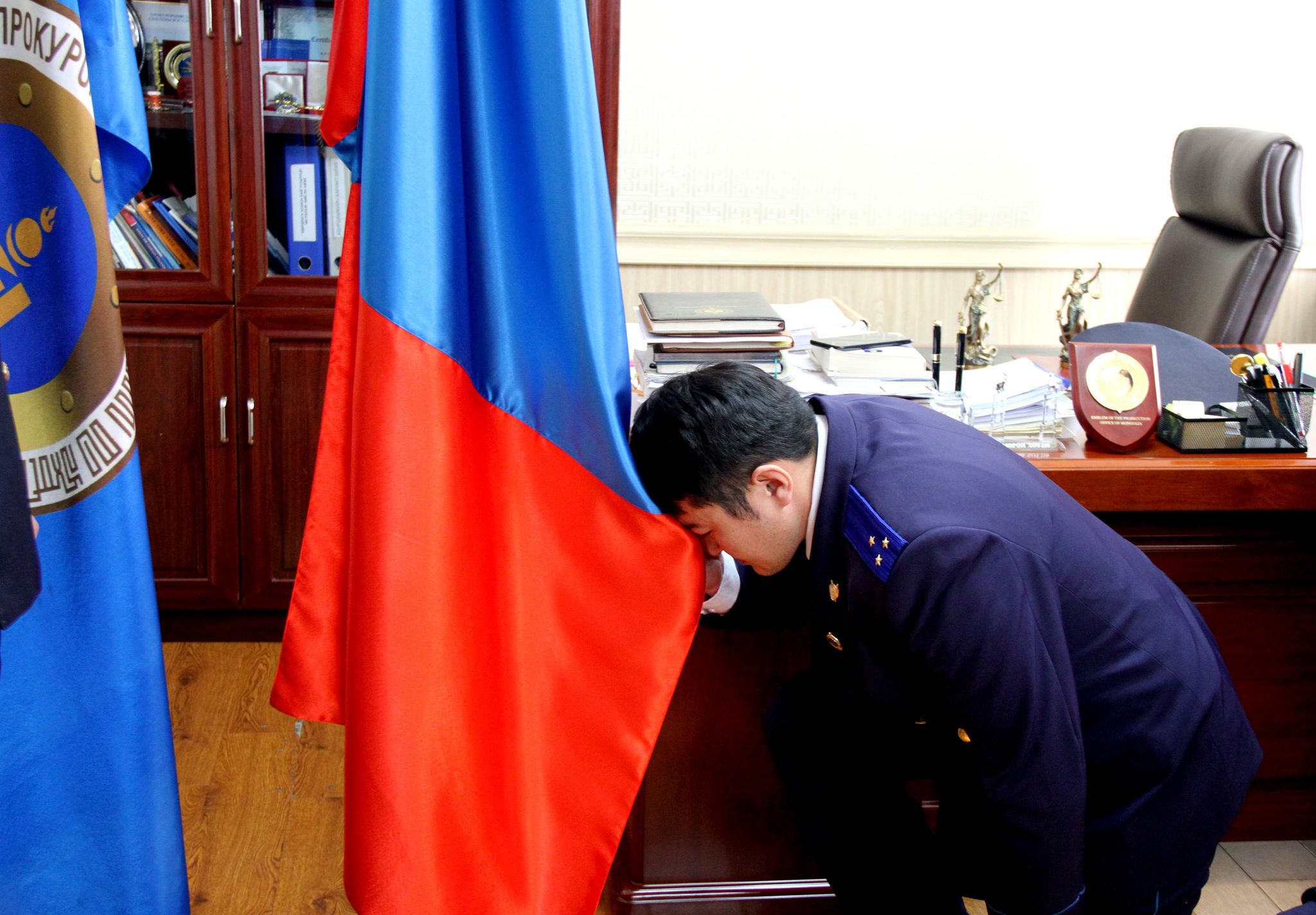 ПРОКУРОРЫН ТАНГАРАГ ӨРГӨХ ЁСЛОЛЫН АЖИЛЛАГАА БОЛЛОО