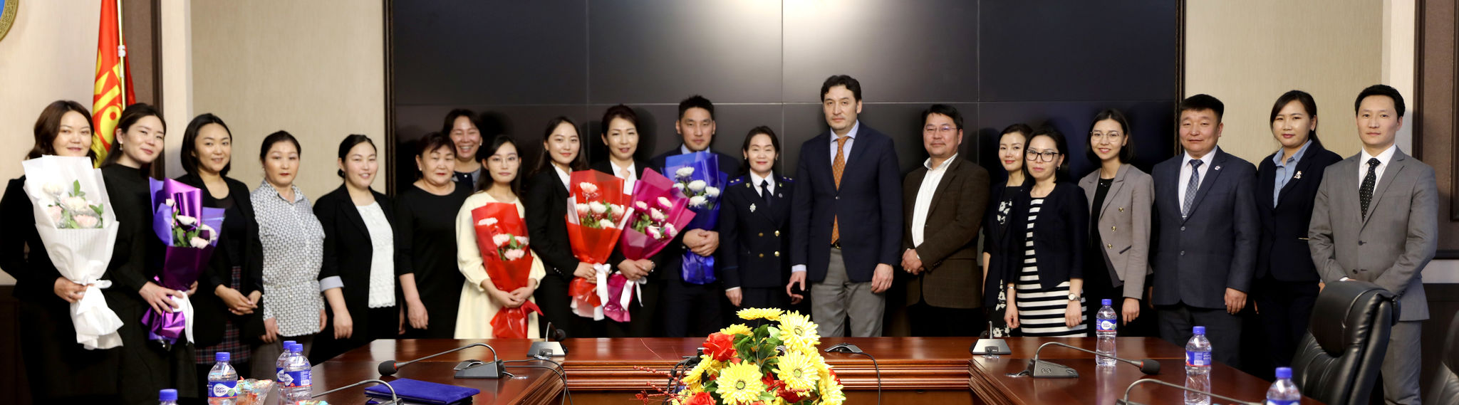 ТӨРИЙН ЗАХИРГААНЫ АЛБАН ХААГЧИЙН ТАНГАРАГ ӨРГӨХ ЁСЛОЛЫН АЖИЛЛАГАА БОЛЛОО