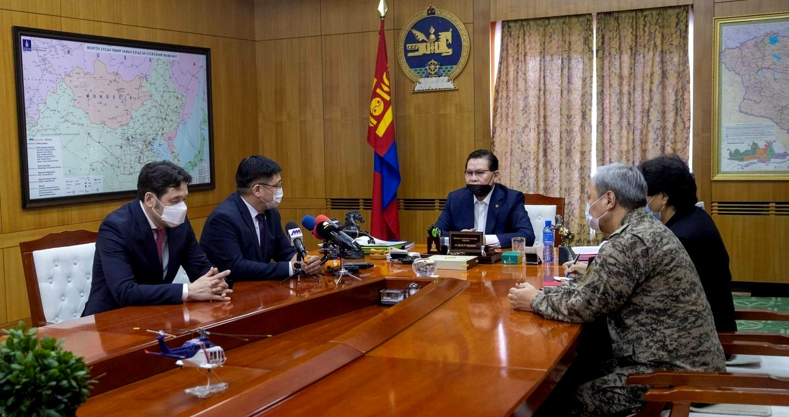 ПРОКУРОРУУД НЭГ ӨДРИЙН ЦАЛИНГАА УЛСЫН ОНЦГОЙ КОМИССТ ХАНДИВЛАЛАА